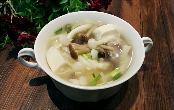蘑菇豆腐汤的家常做法