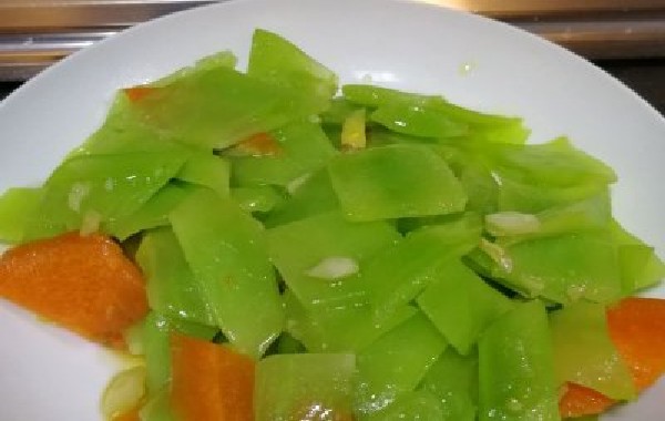 莴笋炒鹅血