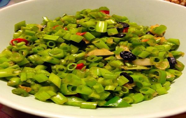 牛肉炖荠菜梗