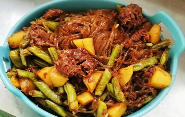 牛肉炖豆角土豆