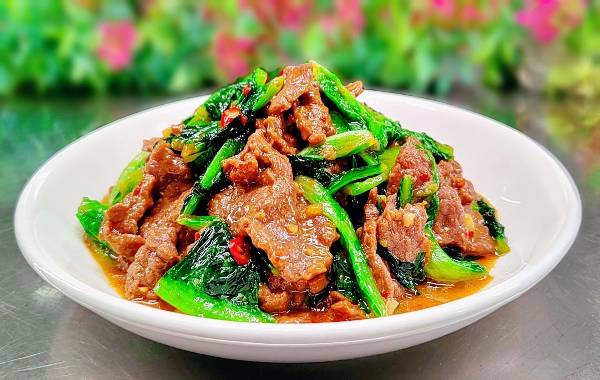 牛肉炒油麦菜的家常做法