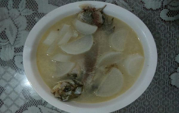 白萝卜鲫鱼豆腐煲